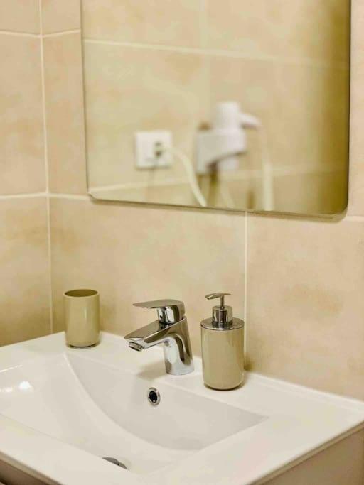 Lovely Apartment Near The Beach With Pool & Wifi 科斯塔卡莱塔 外观 照片